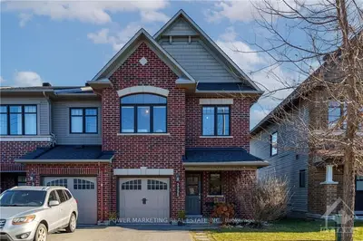 Att/Row/Townhouse in Barrhaven