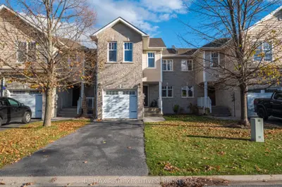 Att/Row/Townhouse in Kingston