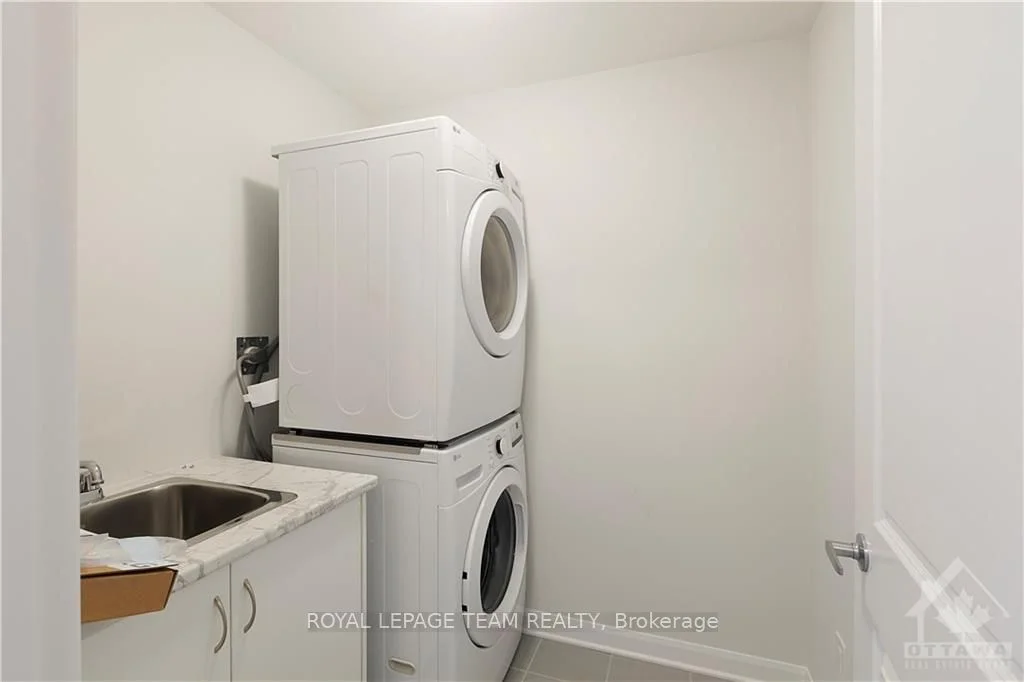 331 ELSIE MACGILL Walk, Kanata, ON K2W 0K7