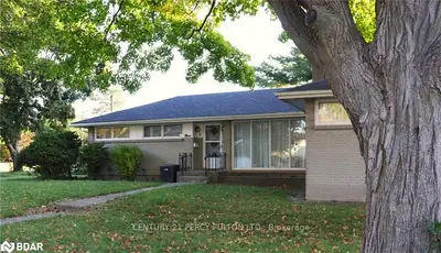 Detached in Belleville