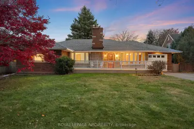 Detached in Pelham