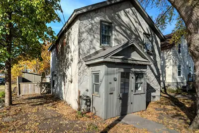 Detached in Belleville