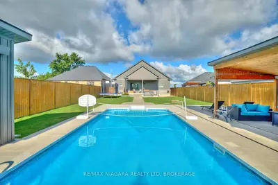 Detached in Fort Erie