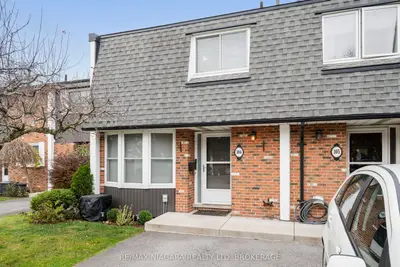 Condo Townhouse in St. Catharines