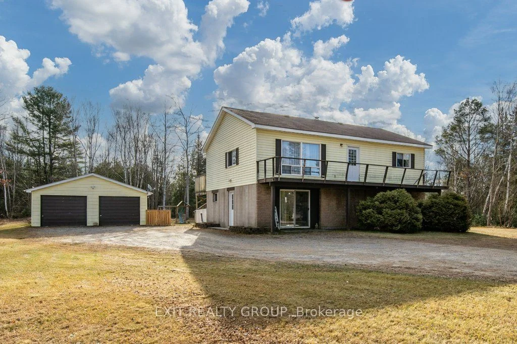 50 Denison Drive, Addington Highlands, ON K0H 2G0