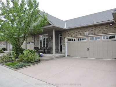 Condo Townhouse in Niagara Falls