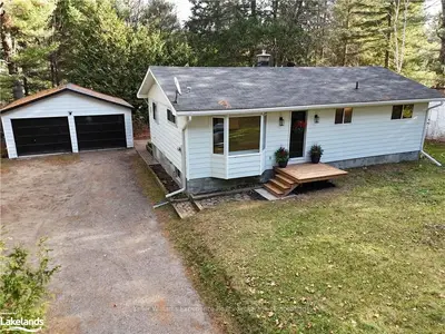 Detached in Bracebridge