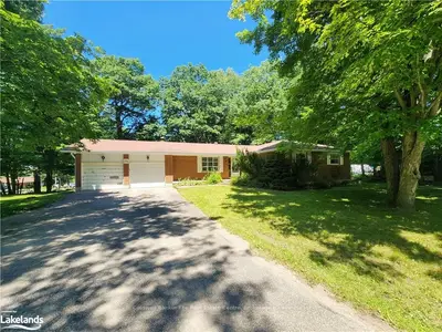 Detached in Gravenhurst