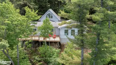 Detached in Carling