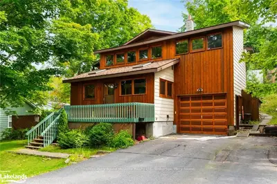Detached in Parry Sound