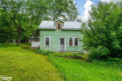 Detached in Bracebridge