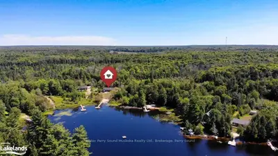 Detached in Whitestone
