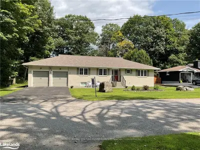 Detached in Gravenhurst