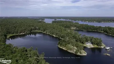 Detached in The Archipelago