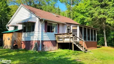 Detached in Whitestone