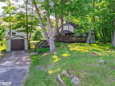 Detached in Parry Sound