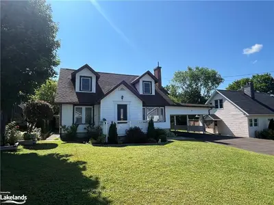 9 Morris Avenue, Huntsville, On P1h 1g6