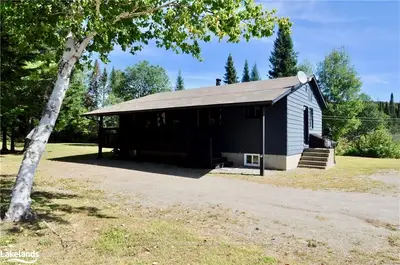 Detached in Perry