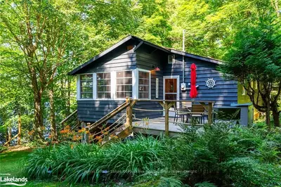 Detached in Algonquin Highlands