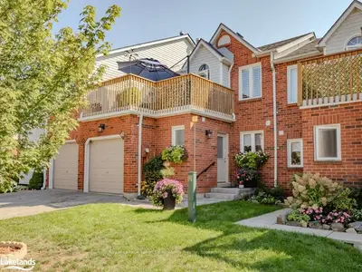 Condo Townhouse in Bracebridge