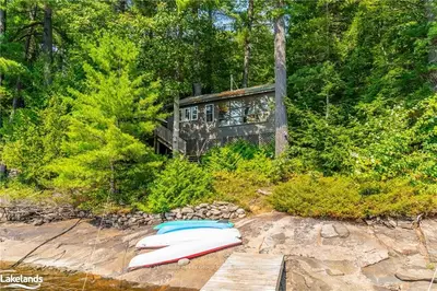 Detached in Algonquin Highlands
