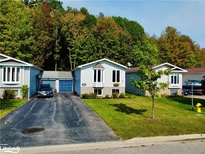 Detached in Bracebridge