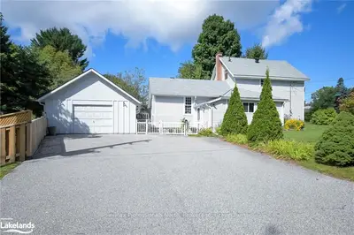 Detached in Gravenhurst