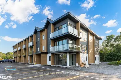 Condo Townhouse in Parry Sound