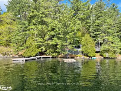 Detached in Algonquin Highlands