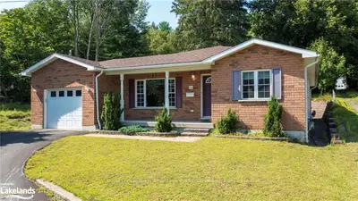 Detached in Parry Sound
