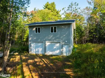 Detached in Whitestone