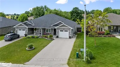 Semi-Detached in Minto