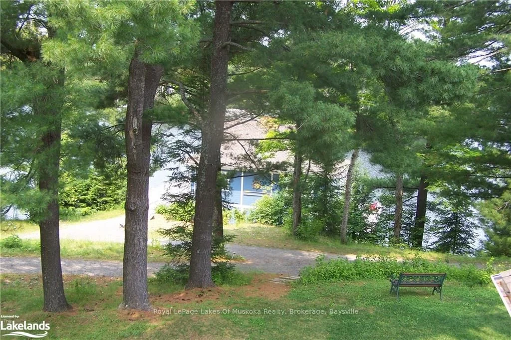 1020 BIRCH GLEN V7. W10 Road, Lake of Bays, ON P0B 1A0