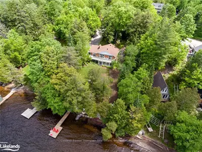 176 West Point Sands Road, Huntsville, On P1h 2j3