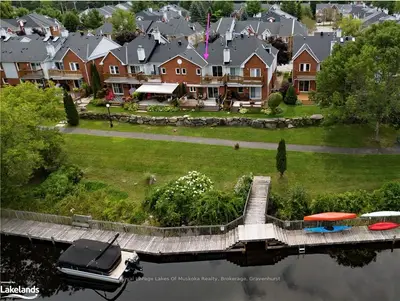 Condo Townhouse in Bracebridge