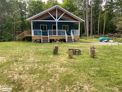 Detached in Whitestone