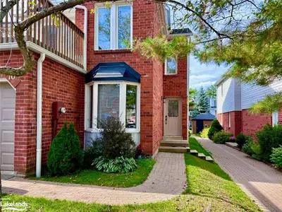 Condo Townhouse in Bracebridge