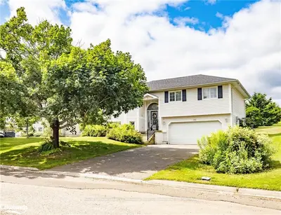 Detached in Bracebridge