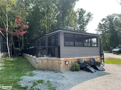 MobileTrailer in Gravenhurst