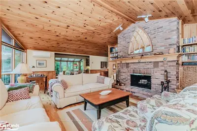 Detached in Muskoka Lakes