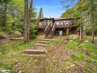 275 North Menominee Lake Road, Huntsville, On P1j 2j3