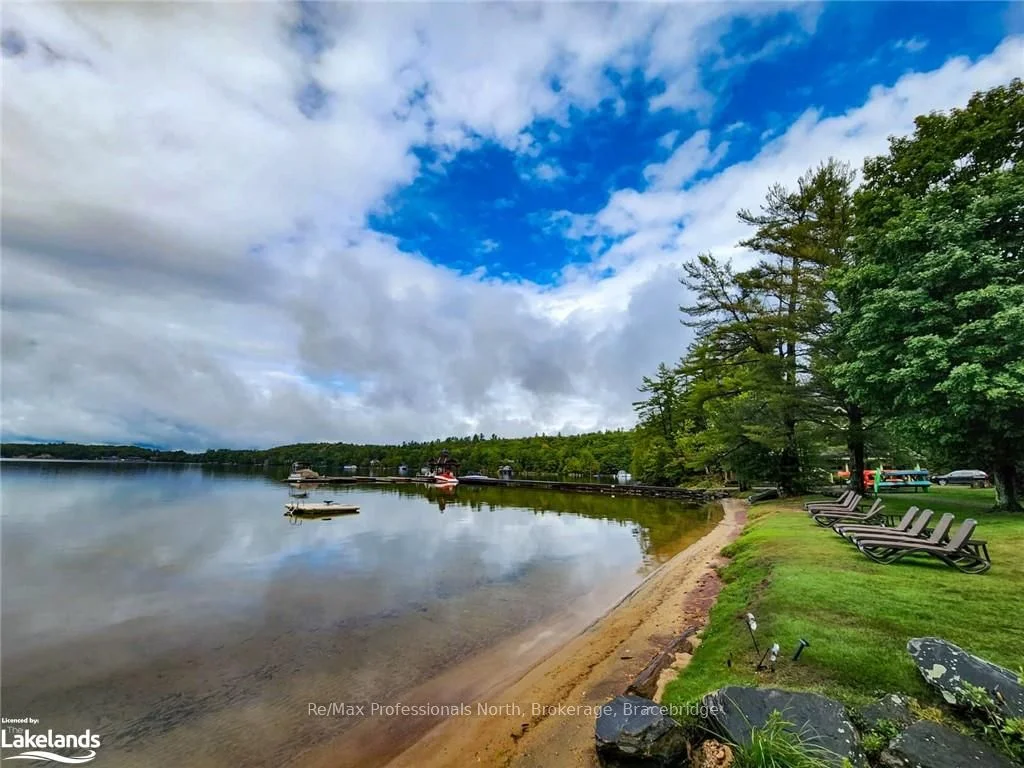 Semi-Detached in Muskoka Lakes