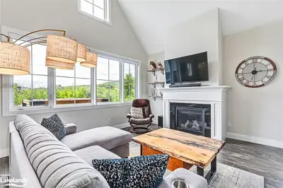 194 Courtland Street, Blue Mountains, On, L9y 0r4