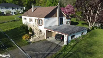 Detached in Parry Sound