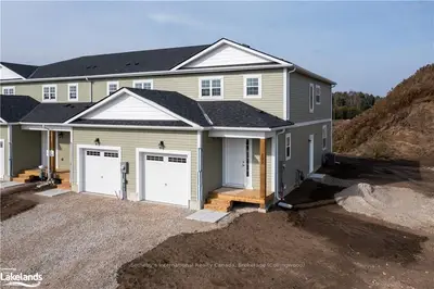 Att/Row/Townhouse in Meaford