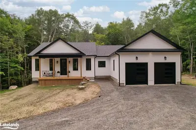 3674 South Portage Road, Huntsville, On P1h 2j3