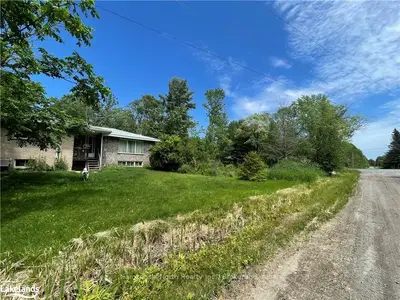 Detached in French River