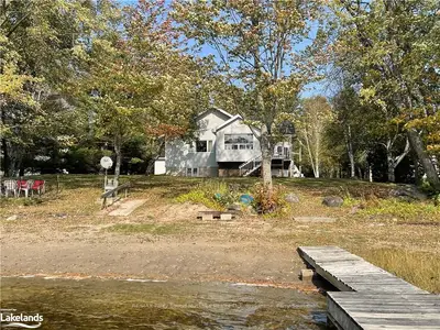 Detached in Whitestone