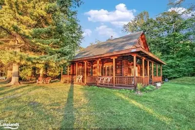 Detached in Bracebridge