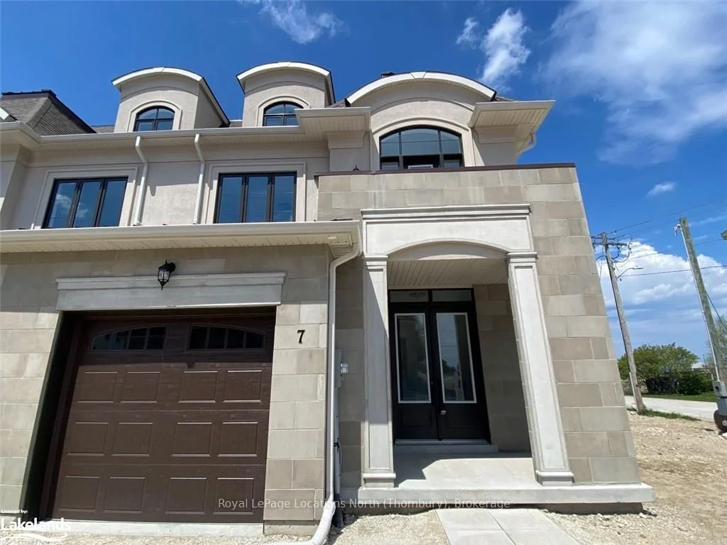 Condo Townhouse in Blue Mountains